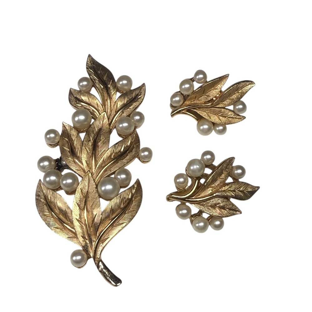 Trifari Gold and Pearl Leaf Brooch Set